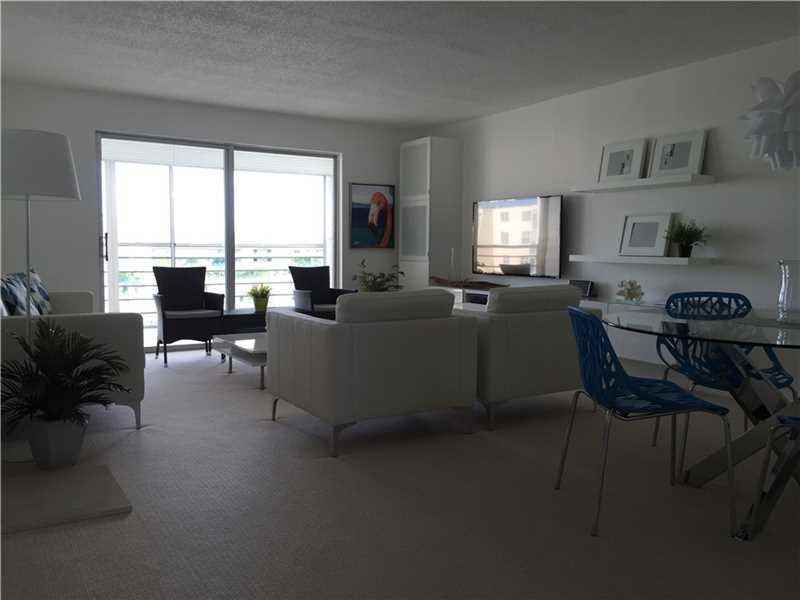 111 Southeast 3rd Avenue - Photo 2 of 8