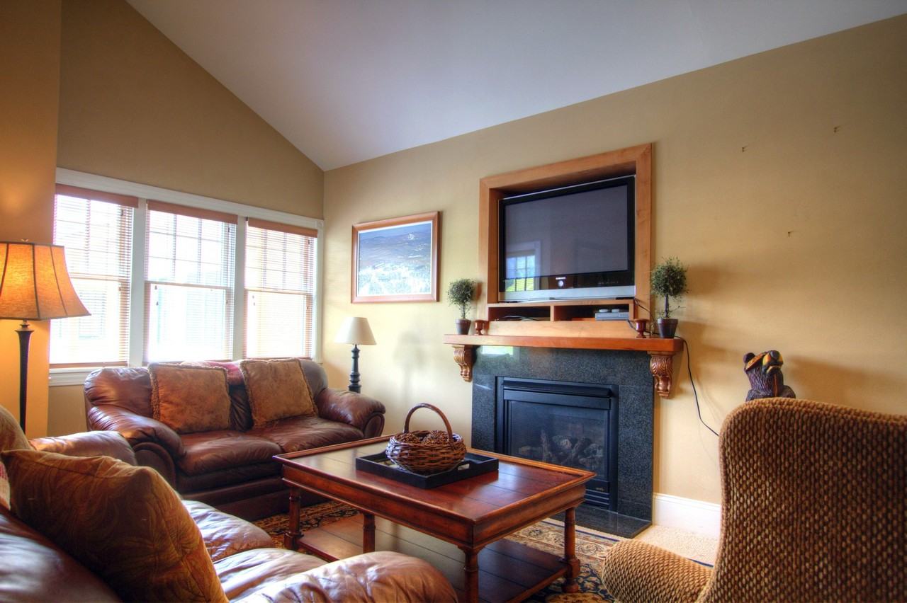 19 Village Lodge Rd #403 - Photo 2 of 18
