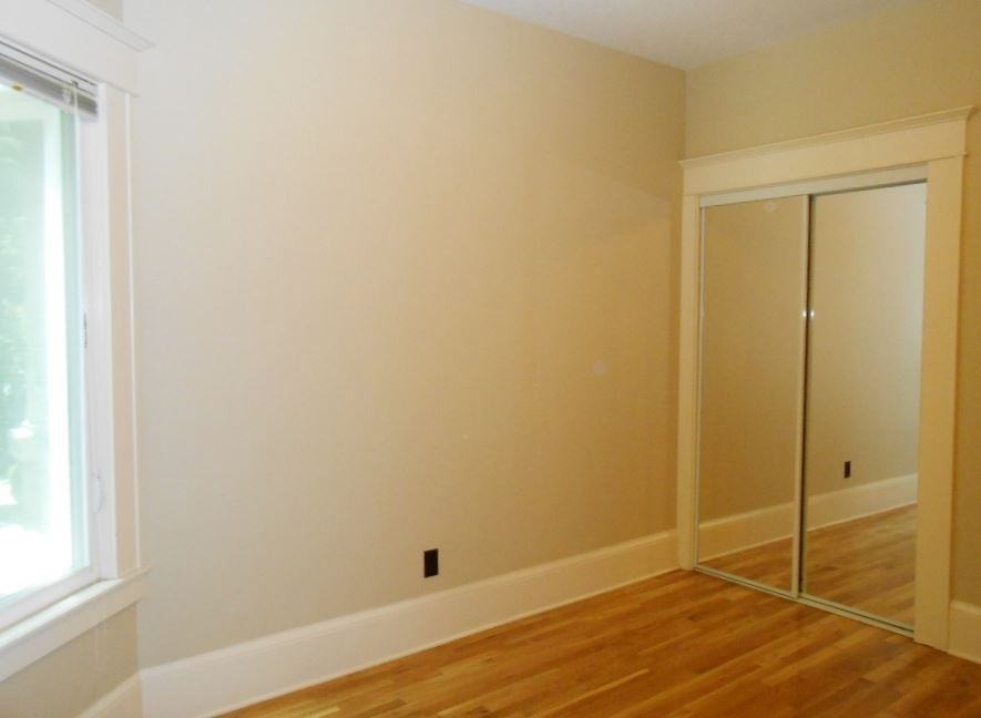 MCLEOD MANOR  1513 SE MORRISON STREET - Photo 3 of 18