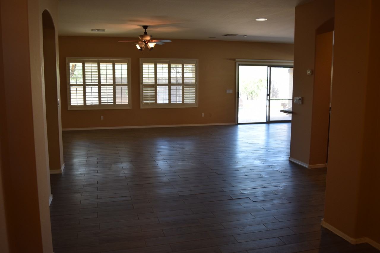 16464 W Hope Dr - Photo 2 of 18