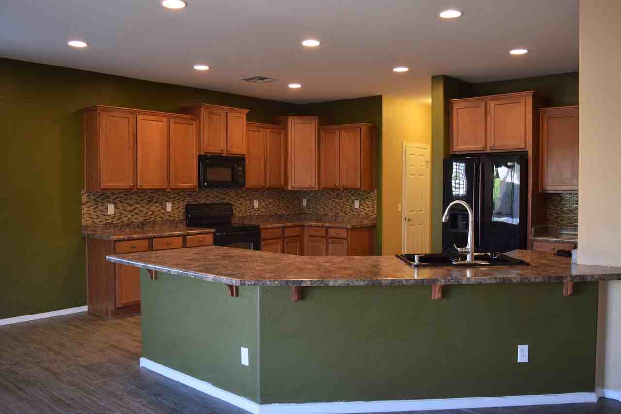 16464 W Hope Dr - Photo 3 of 18