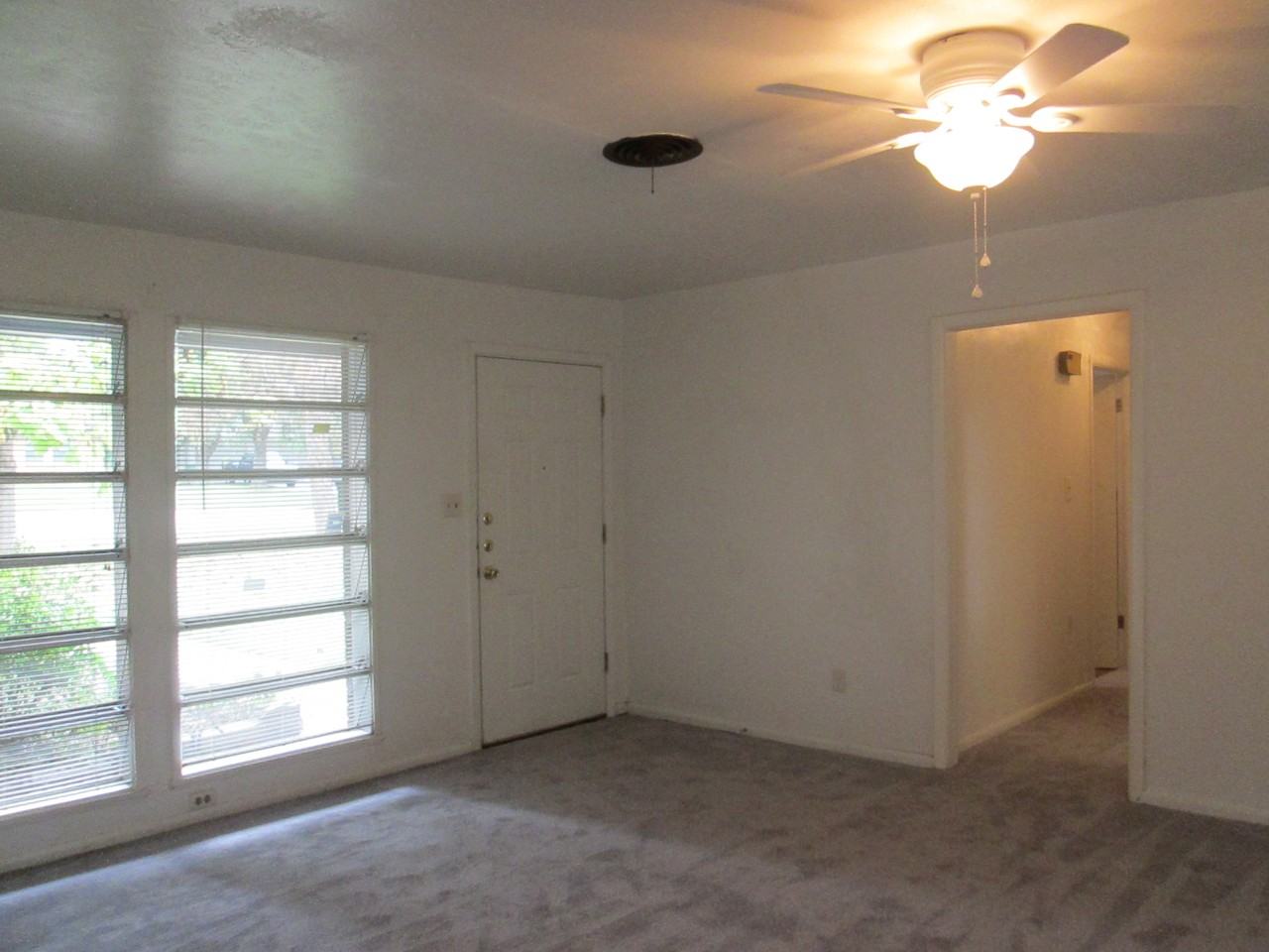 5532 Trail Lake Dr - Photo 2 of 11