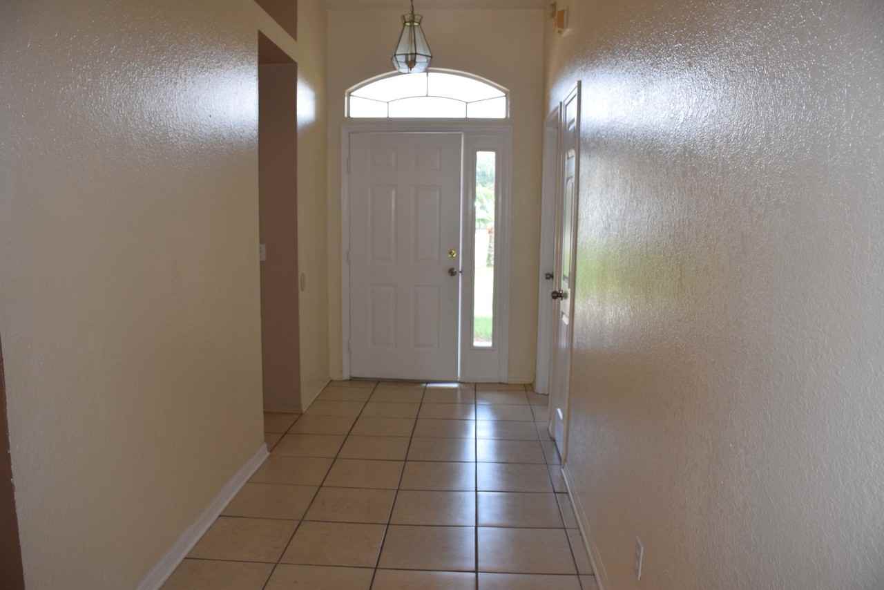 139 Westwind Dr - Photo 3 of 19