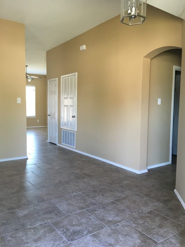 2673 Gardendale Dr - Photo 2 of 20