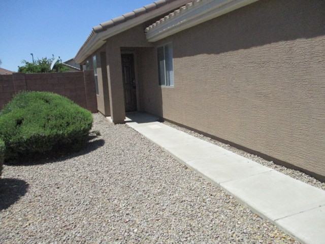 4202 N 124th Ave - Photo 3 of 20