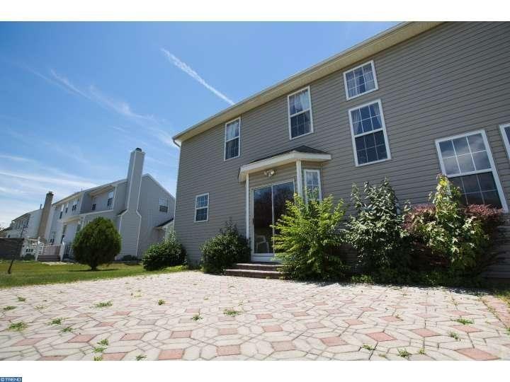 32 Pemberton Ln - Photo 3 of 22