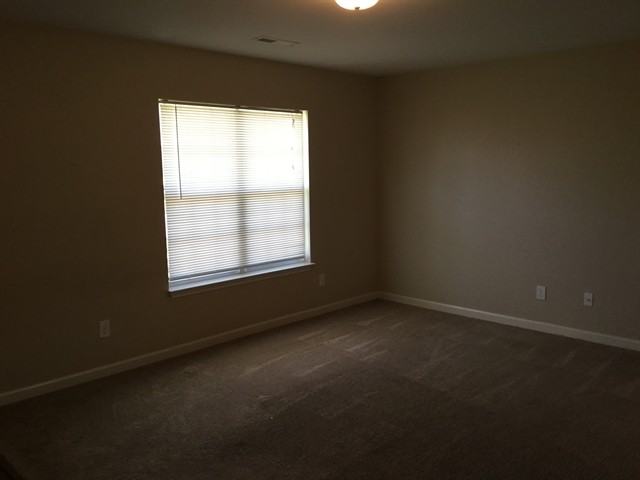 5113 Liberty Hall Cir - Photo 2 of 8