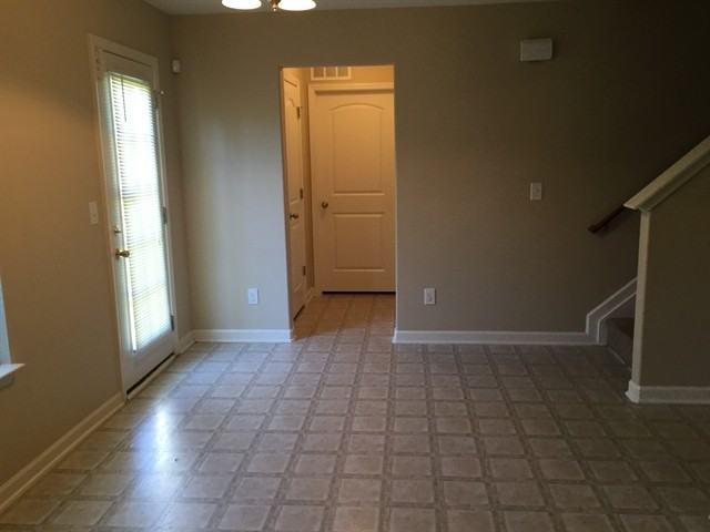 5113 Liberty Hall Cir - Photo 3 of 8