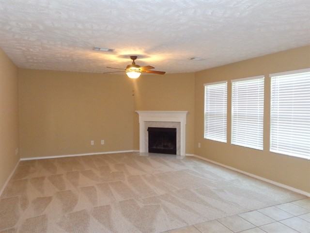 1140 7 Oaks Blvd - Photo 2 of 10