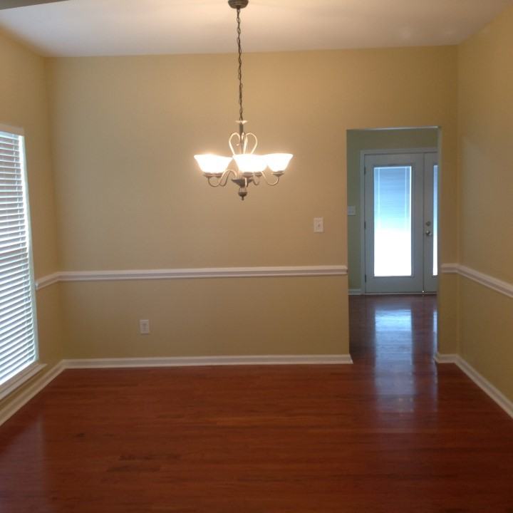 6163 Roseway Ct - Photo 2 of 10