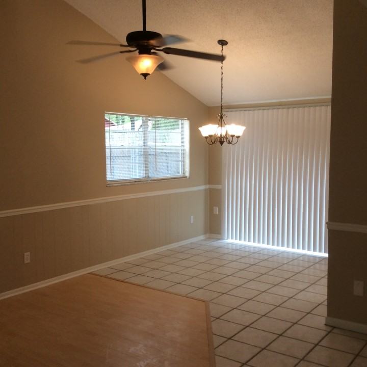 520 Avocado Cir - Photo 2 of 8