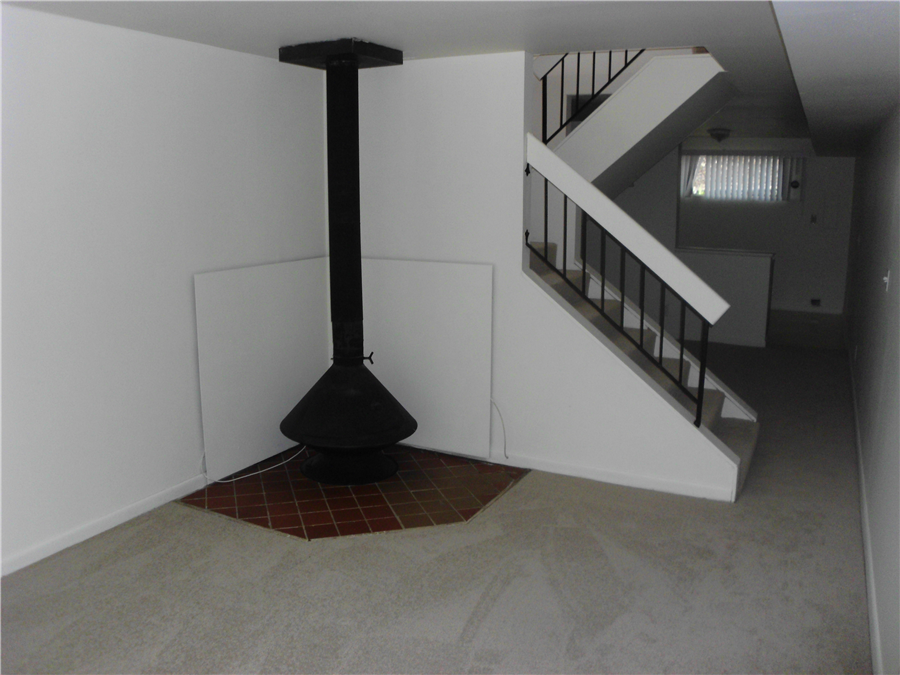 642 Woodburn Court - Photo 3 of 11