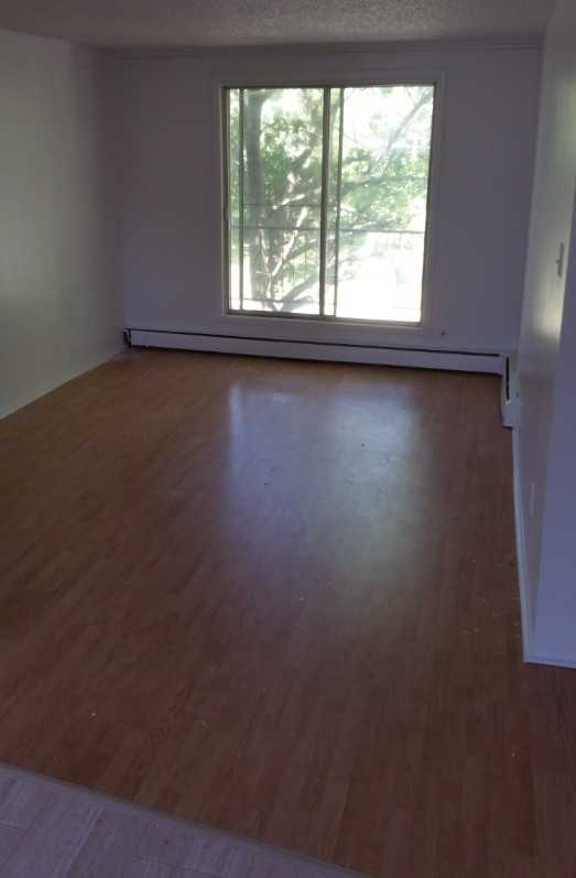 2300 Rue Villeneuve #6 - Photo 2 of 8