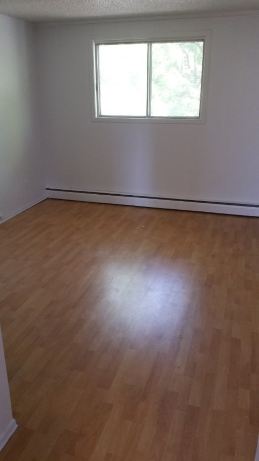 2300 Rue Villeneuve #6 - Photo 3 of 8