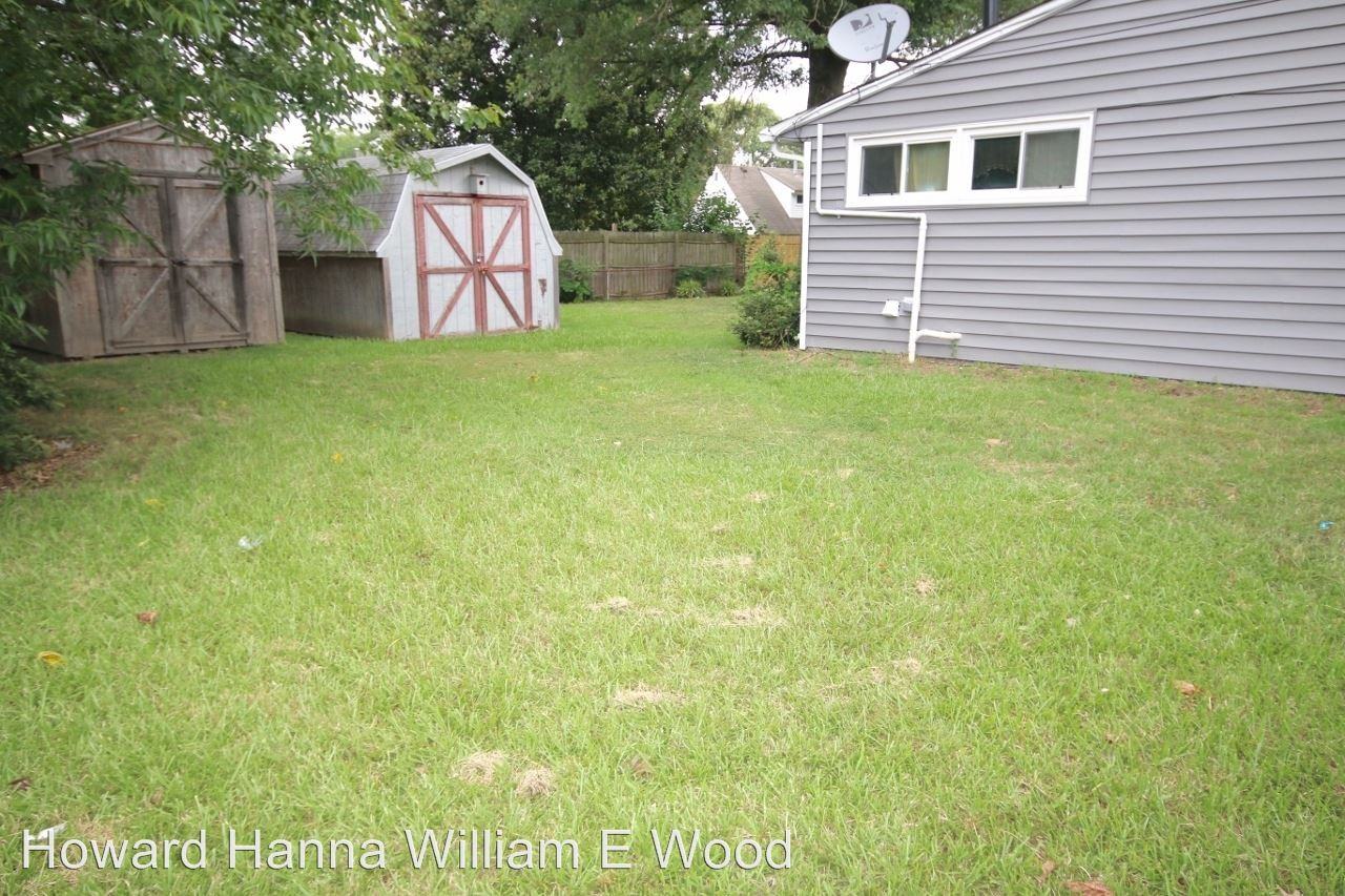 1706 Meadow Lake Dr - Photo 2 of 12