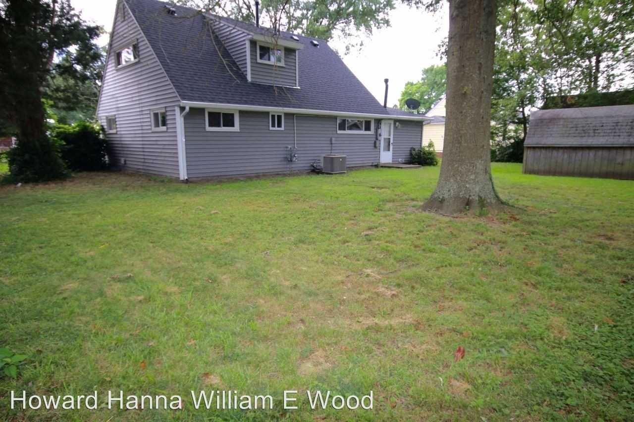 1706 Meadow Lake Dr - Photo 3 of 12