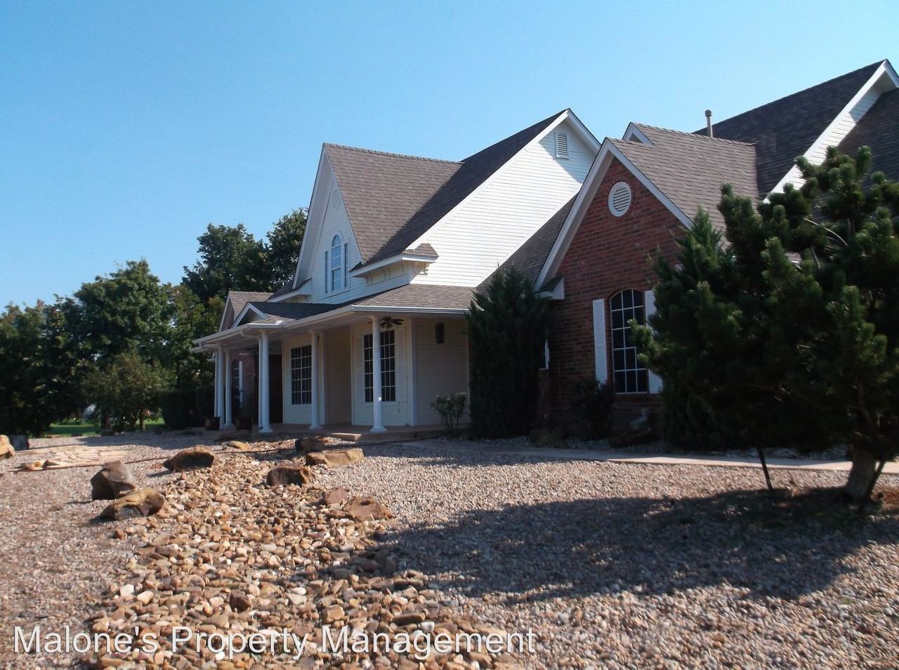 7824 Valley Creek Dr - Photo 3 of 30