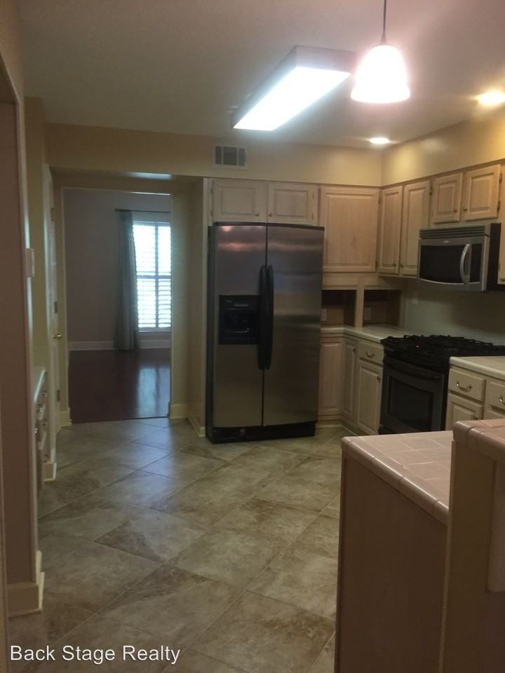 404 Bally Way - Photo 2 of 24