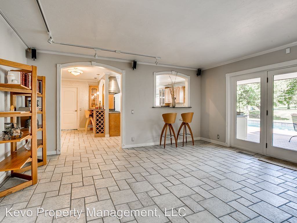 2319 NW 59th St - Photo 3 of 15