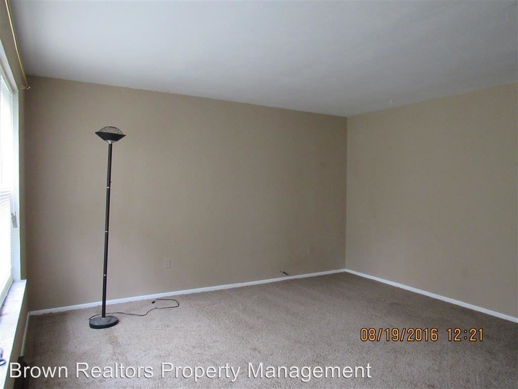 9139 Wedgewood Dr - Photo 2 of 13