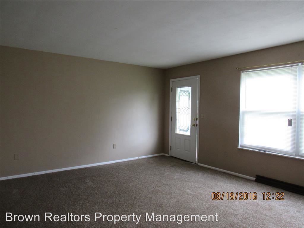 9139 Wedgewood Dr - Photo 3 of 13