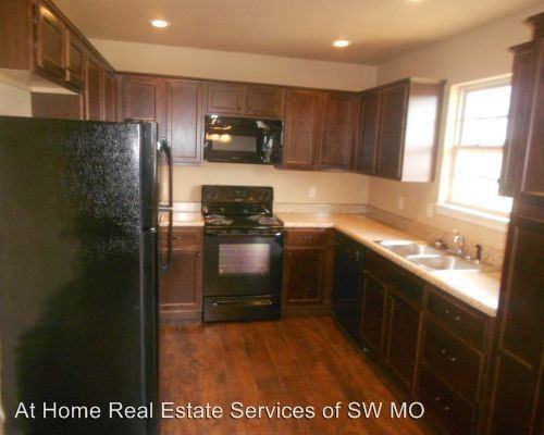 3236 N Travis Ave - Photo 2 of 15