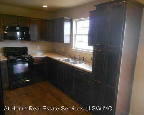 3236 N Travis Ave - Photo 3 of 15
