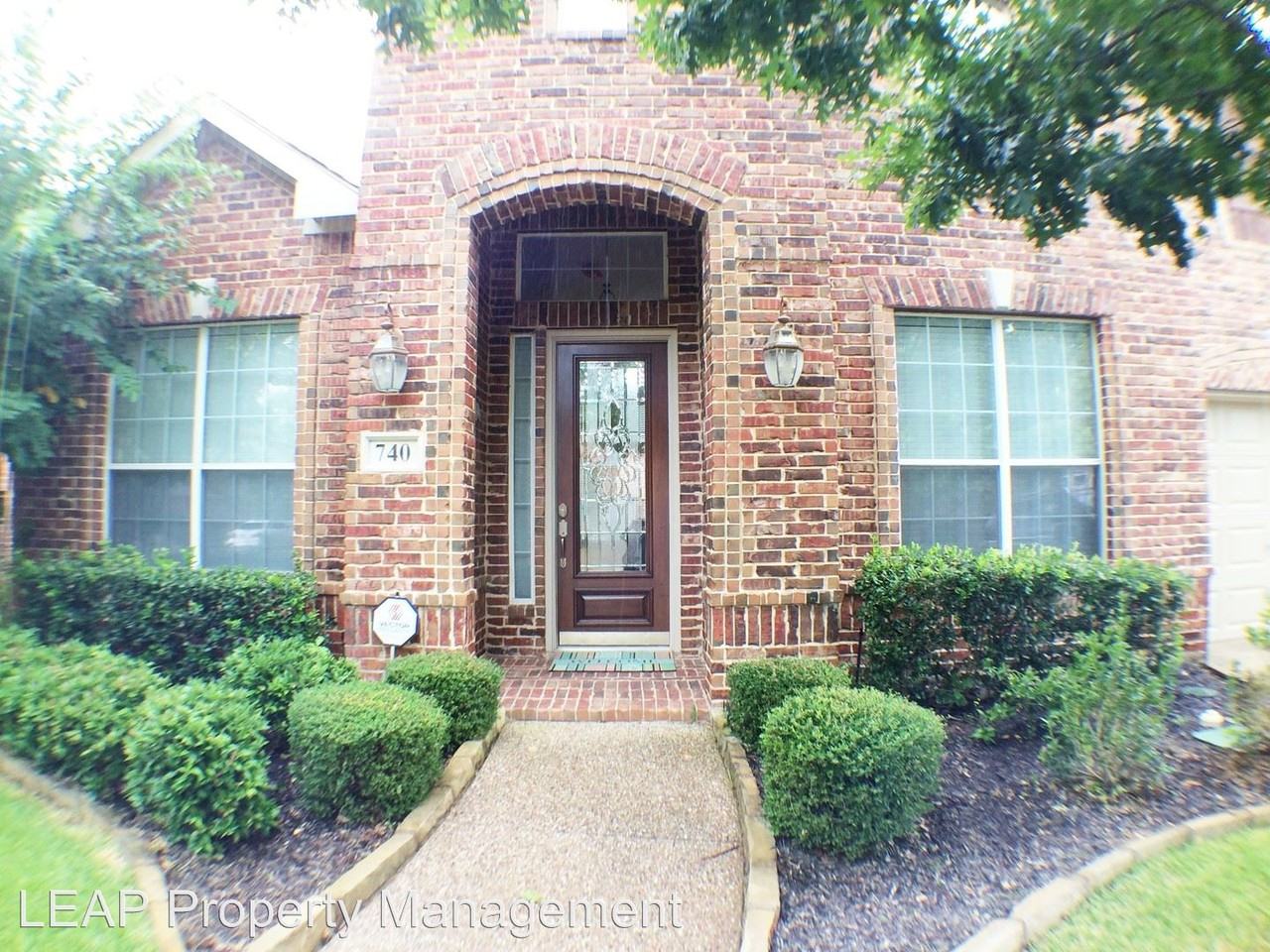 740 Peco St - Photo 3 of 36