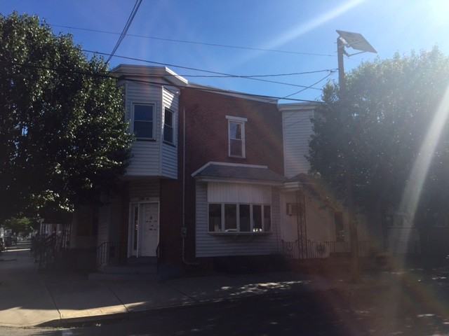 36 S Sussex St - Photo 2 of 19