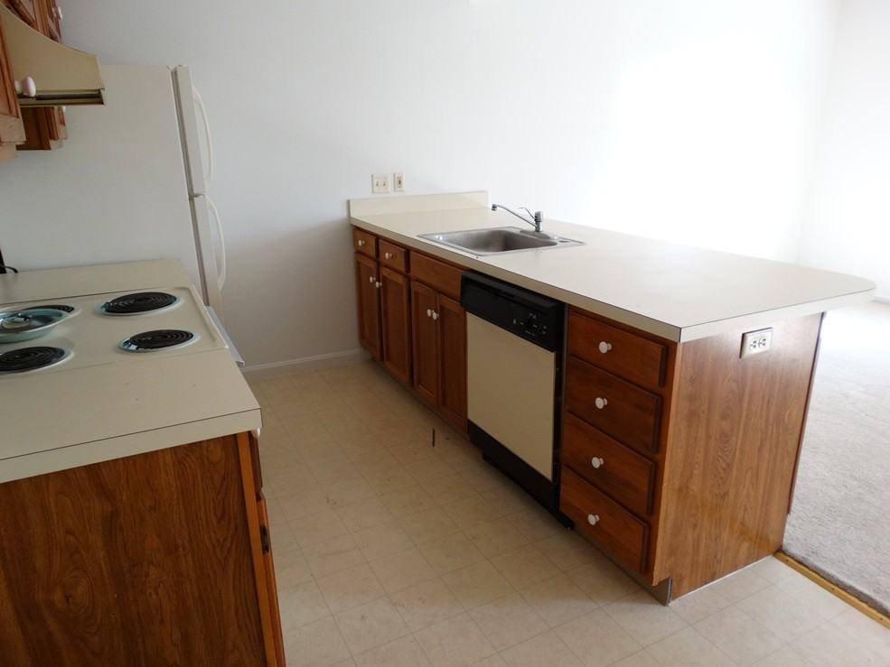 55 Westpointe Dr - Photo 3 of 8