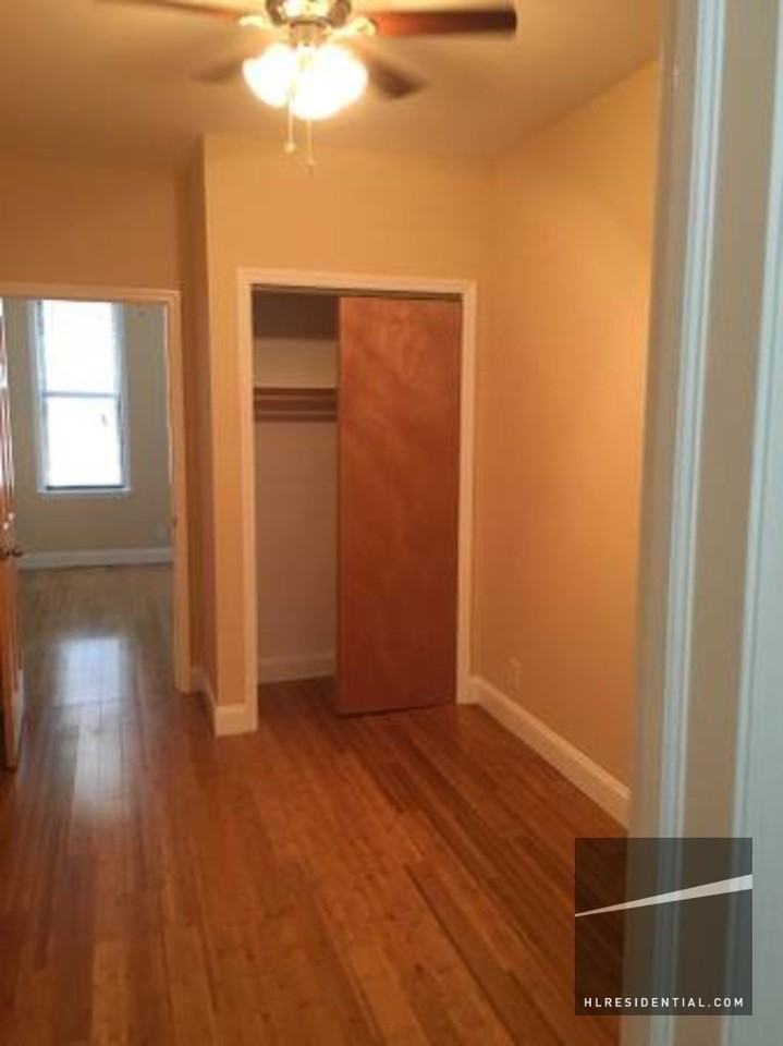 57-30 Catalpa Ave 1 - Photo 3 of 6