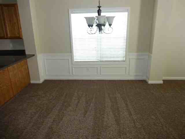 208 Cole Ct - Photo 3 of 8