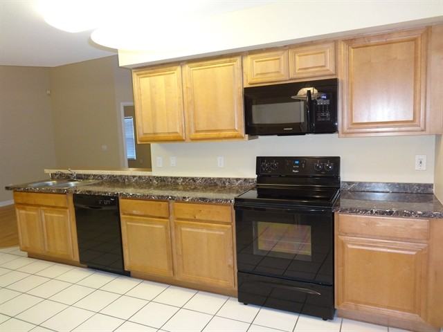 1294 Cypress Bend Cir - Photo 3 of 10