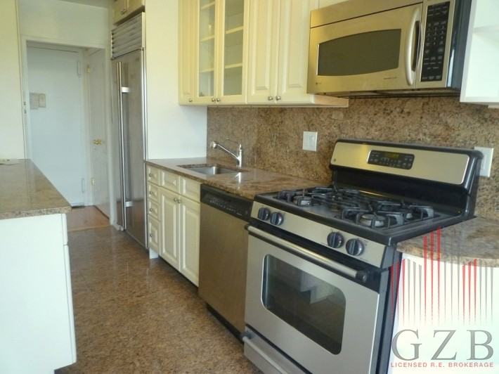 150 W 96th St - Photo 3 of 5