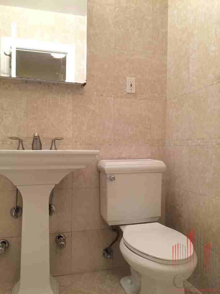 150 W 96th St - Photo 2 of 5