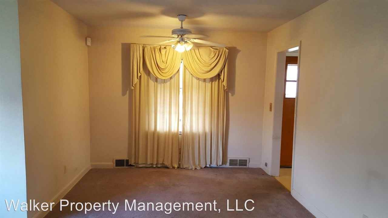 1008 Townline Ave - Photo 3 of 14