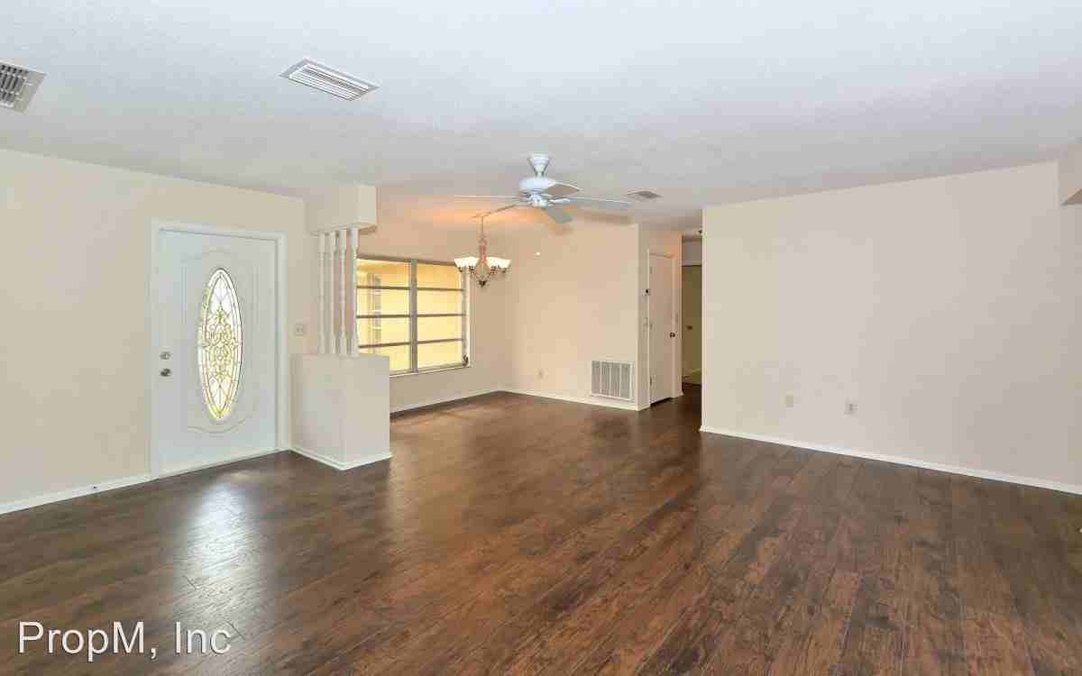 261 Manor Rd - Photo 3 of 28