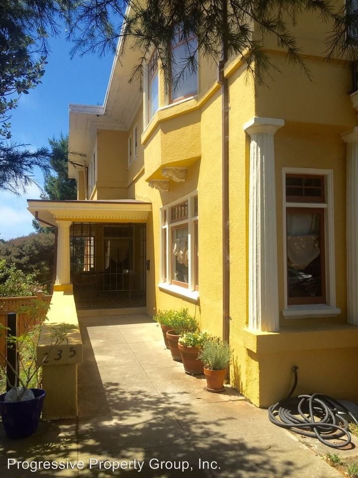 235 Moncada Way - Photo 2 of 22