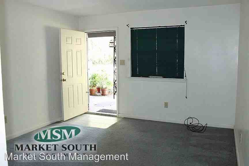 11 Hampstead Ave - Photo 3 of 11