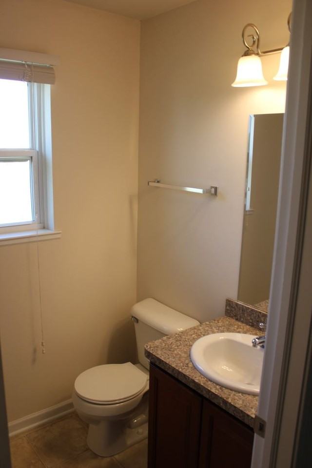 1215 Chestnut Ct - Photo 2 of 4