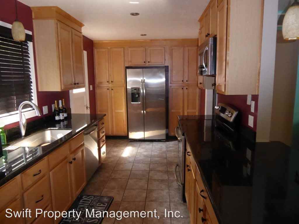 488 Rome Ave - Photo 3 of 9