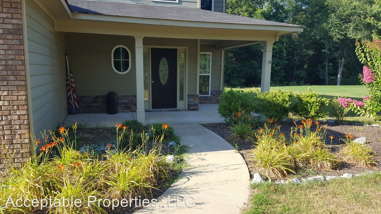 464 Oswichee Rd - Photo 3 of 12