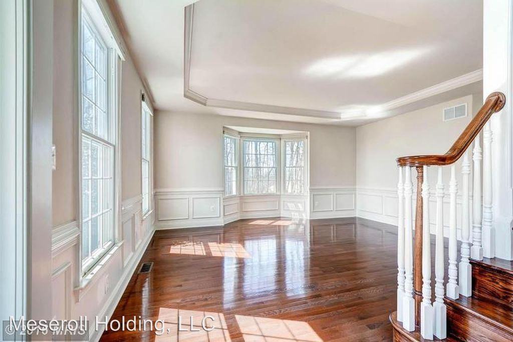 1111 Saddle Creek Ct - Photo 3 of 27