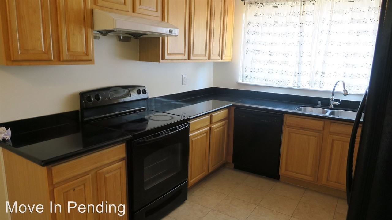 2735 Barnard St - Photo 3 of 9