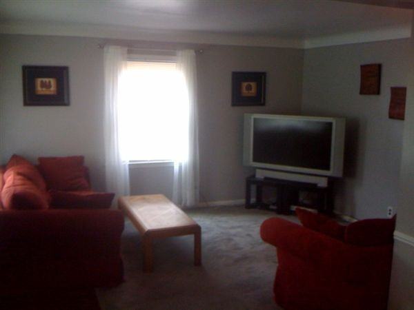 9375 Fenton Ave - Photo 3 of 8