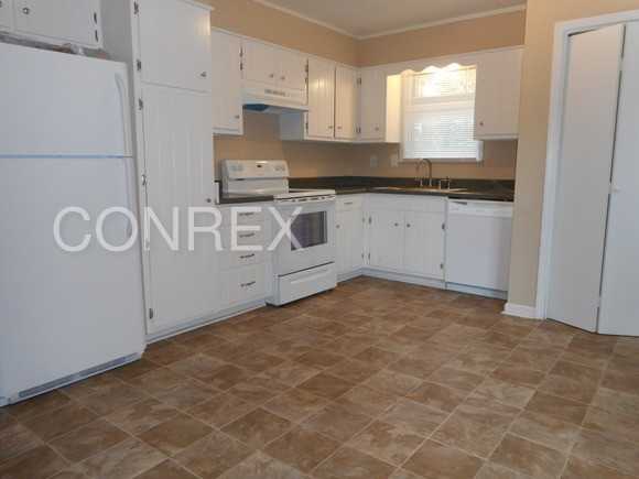 6719 Ridgewood Dr - Photo 2 of 16