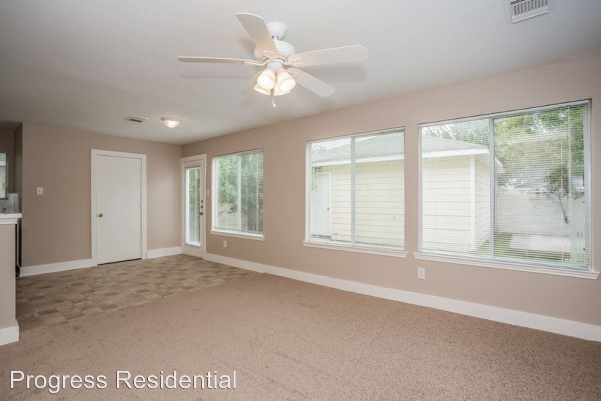 15836 S Lake Houston Pkwy - Photo 3 of 12