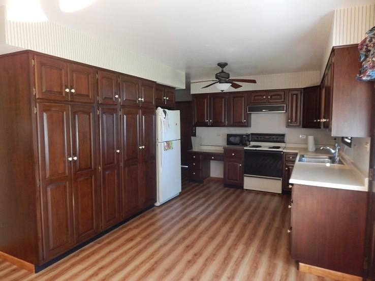 580 N State St - Photo 3 of 11