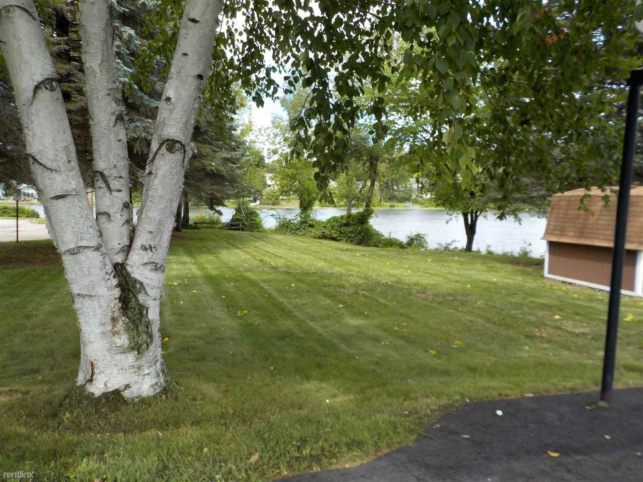 303 S Lemen St - Photo 2 of 15