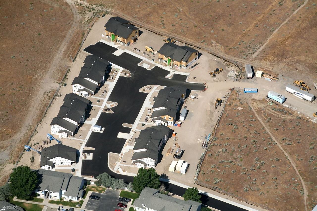 Sonoma Springs Apartments - Photo 2 of 16